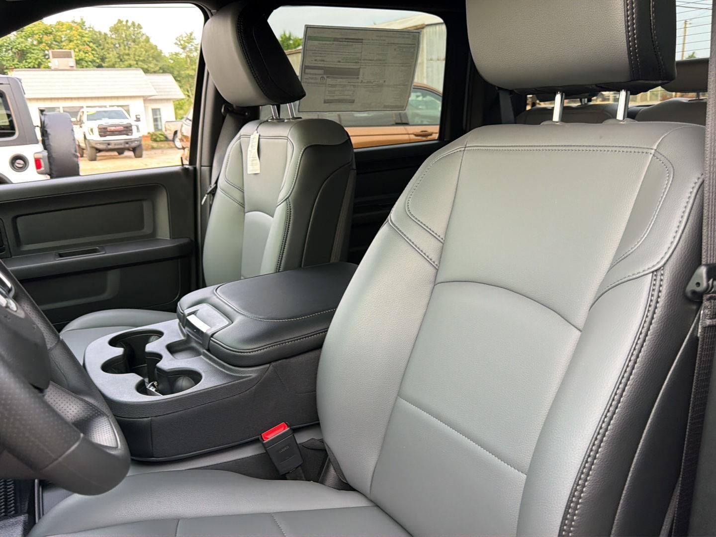 2026 RAM 2500 RAM 2500 TRADESMAN CREW CAB 4X4 6'4' BOX