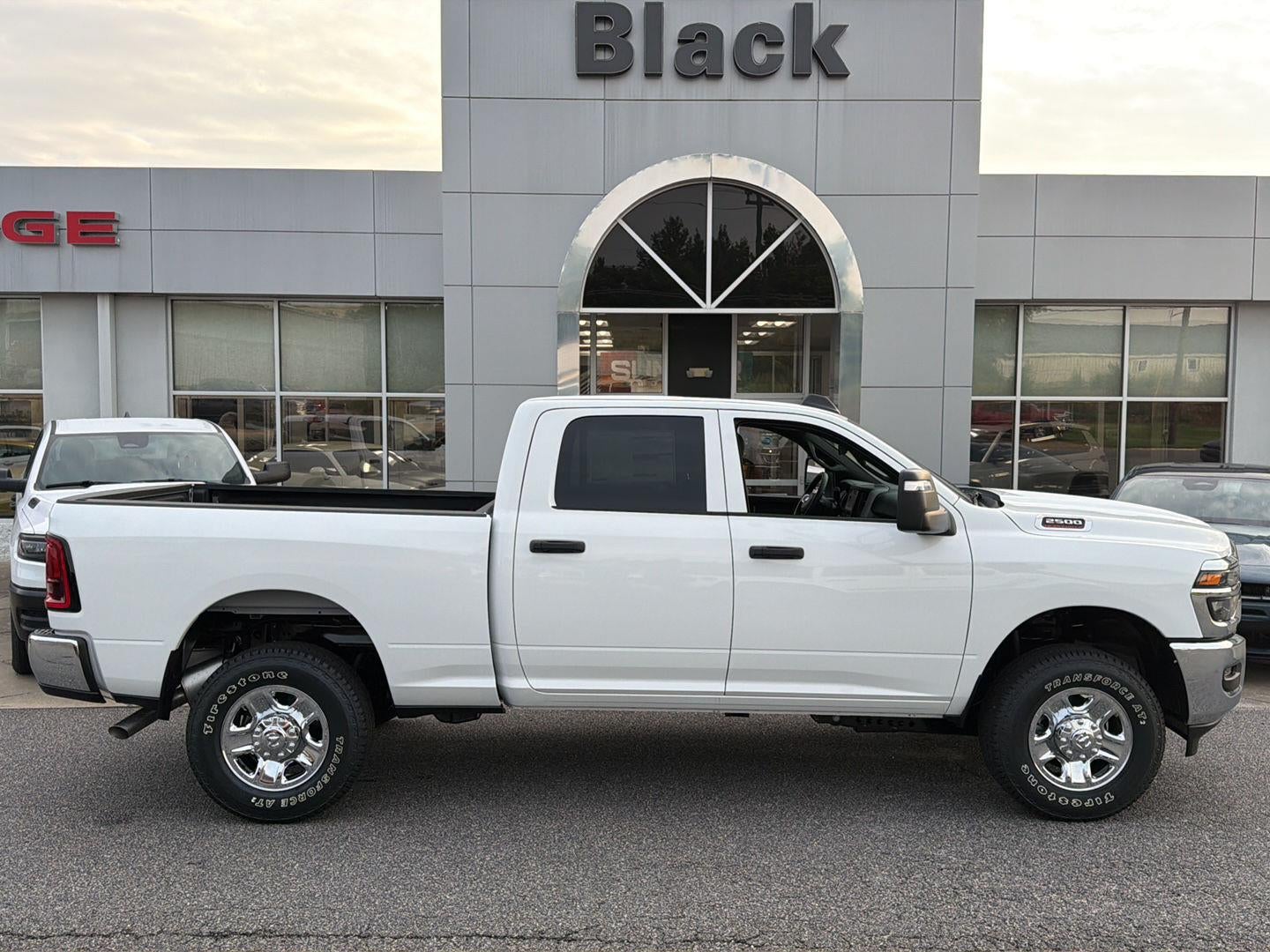 2026 RAM 2500 RAM 2500 TRADESMAN CREW CAB 4X4 6'4' BOX