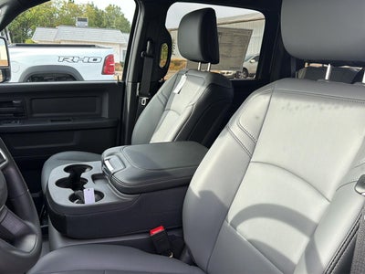 2027 RAM 2500 RAM 2500 TRADESMAN CREW CAB 4X4 6'4' BOX
