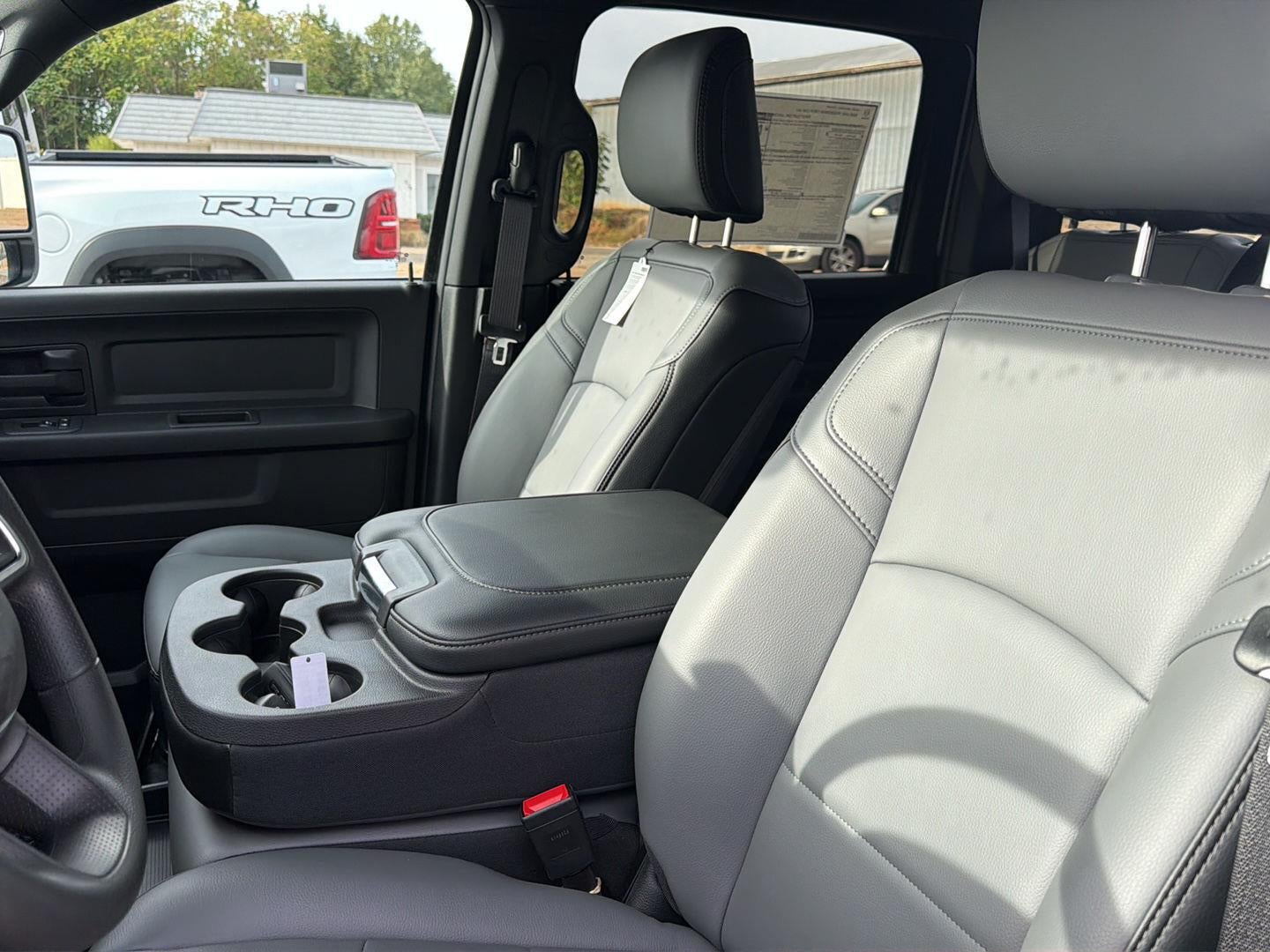 2027 RAM 2500 RAM 2500 TRADESMAN CREW CAB 4X4 6'4' BOX