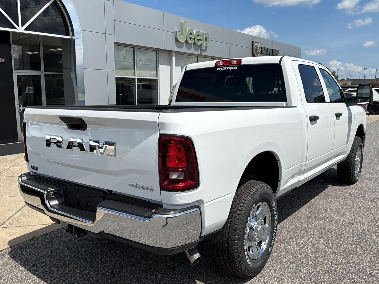 2026 RAM 2500 RAM 2500 TRADESMAN CREW CAB 4X4 6'4' BOX
