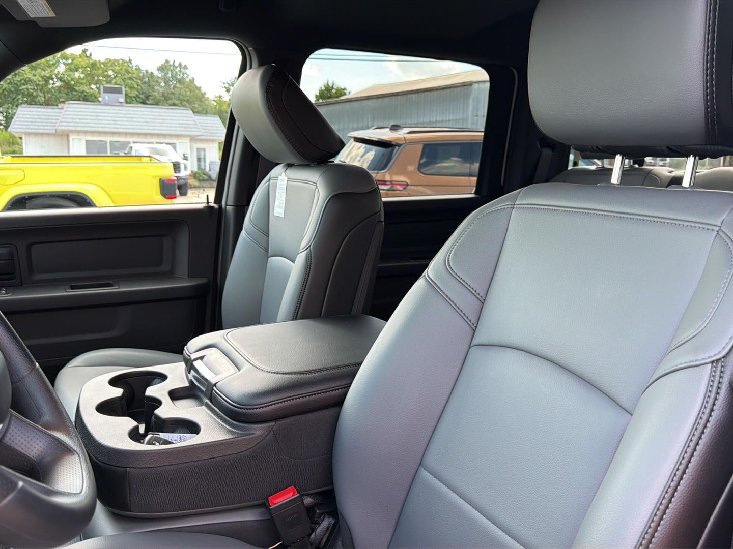 2026 RAM 2500 RAM 2500 TRADESMAN CREW CAB 4X4 6'4' BOX