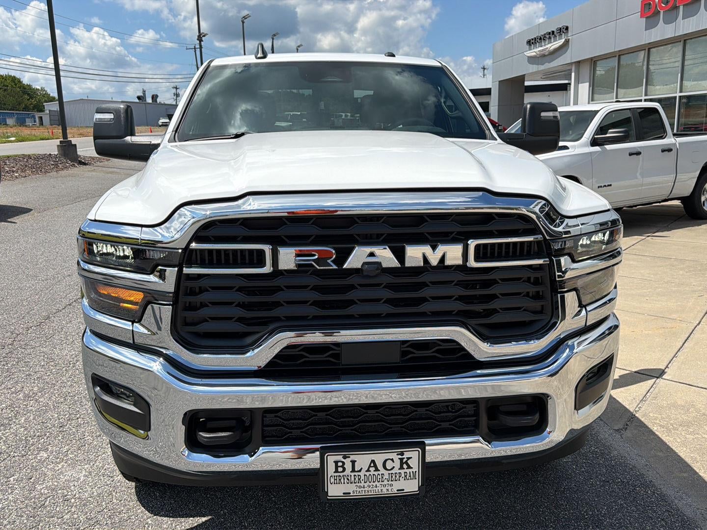 2026 RAM 2500 RAM 2500 TRADESMAN CREW CAB 4X4 6'4' BOX