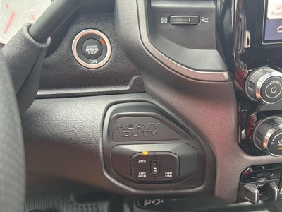 2027 RAM 2500 RAM 2500 TRADESMAN CREW CAB 4X4 6'4' BOX