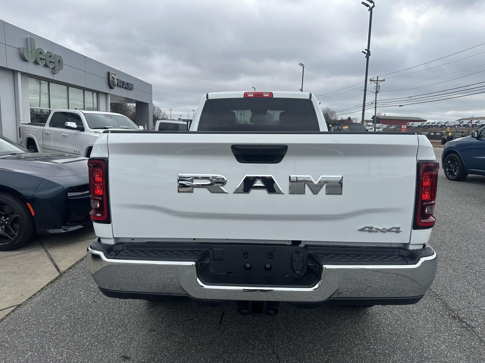 2026 RAM 2500 RAM 2500 TRADESMAN CREW CAB 4X4 8' BOX