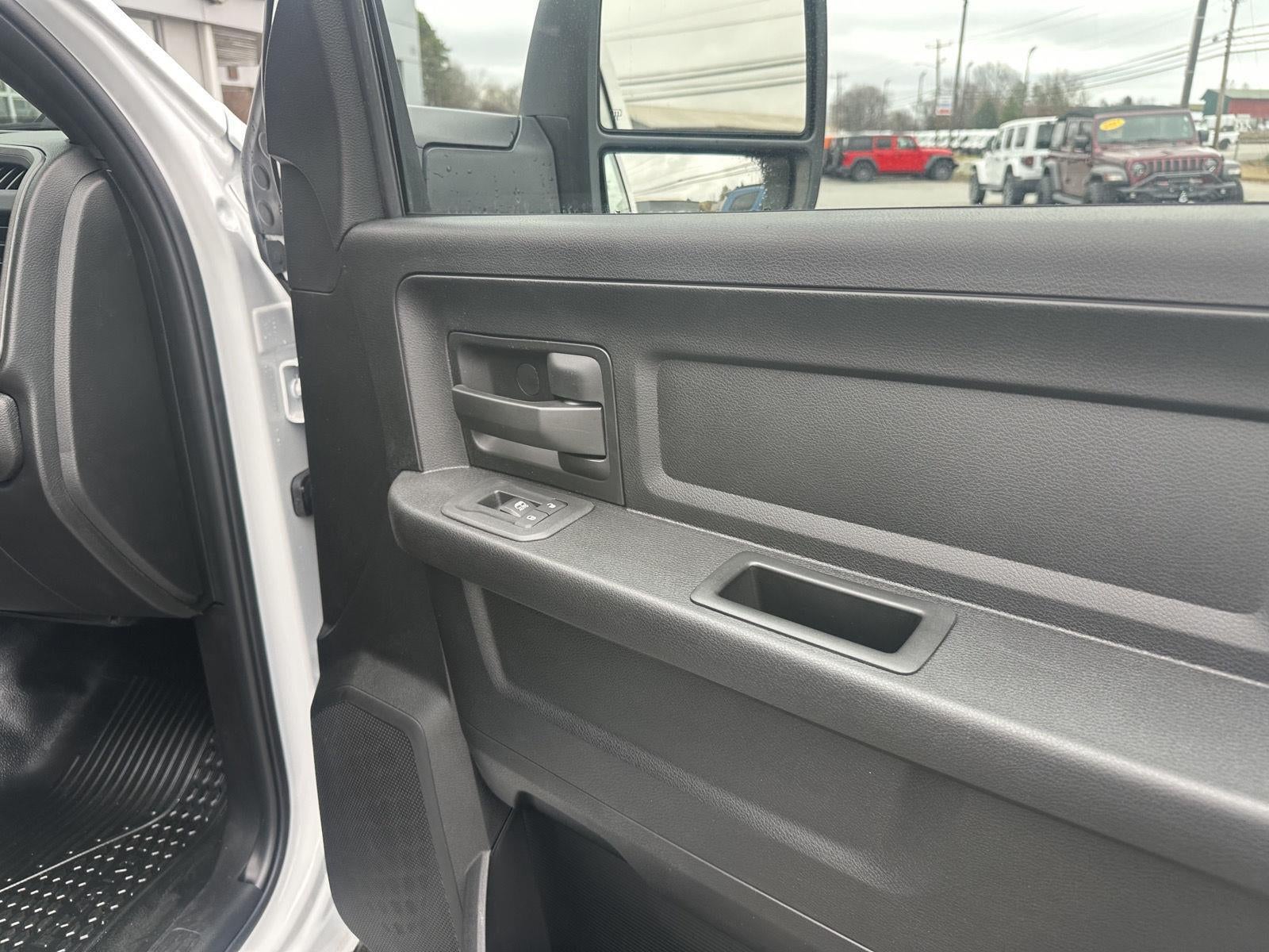 2026 RAM 2500 RAM 2500 TRADESMAN CREW CAB 4X4 8' BOX