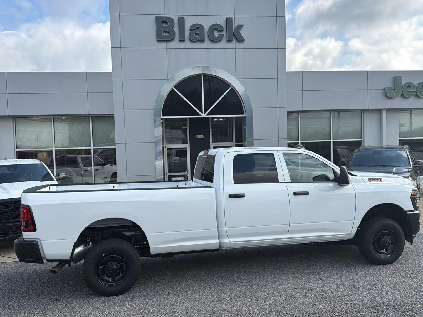 2026 RAM 2500 RAM 2500 TRADESMAN CREW CAB 4X4 8' BOX