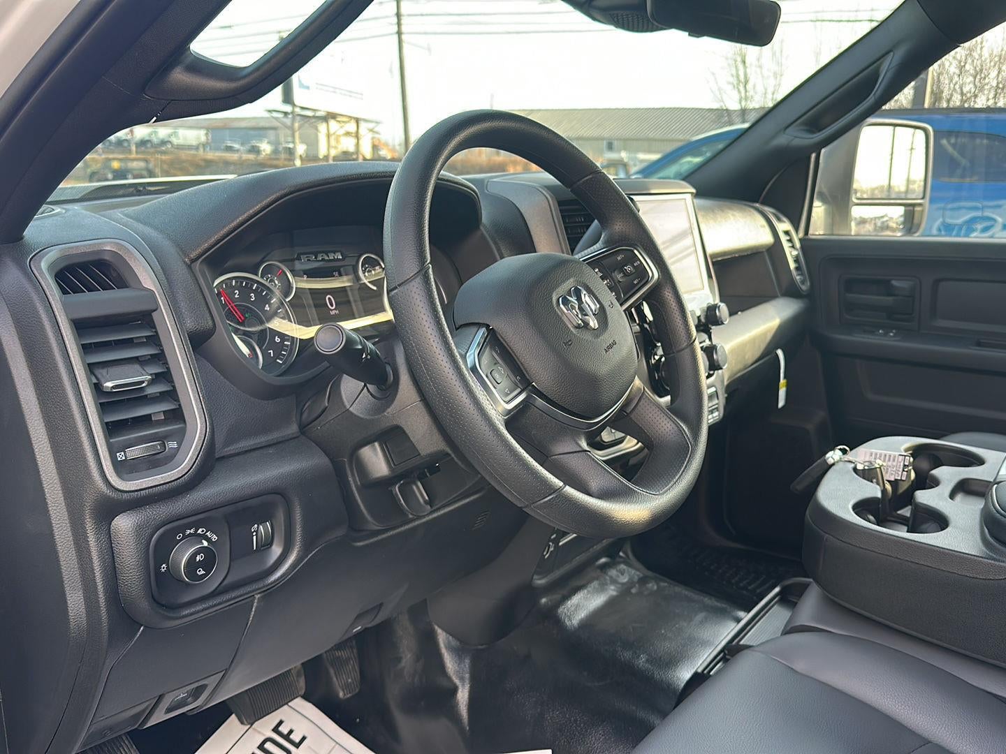 2026 RAM 2500 RAM 2500 TRADESMAN CREW CAB 4X4 8' BOX