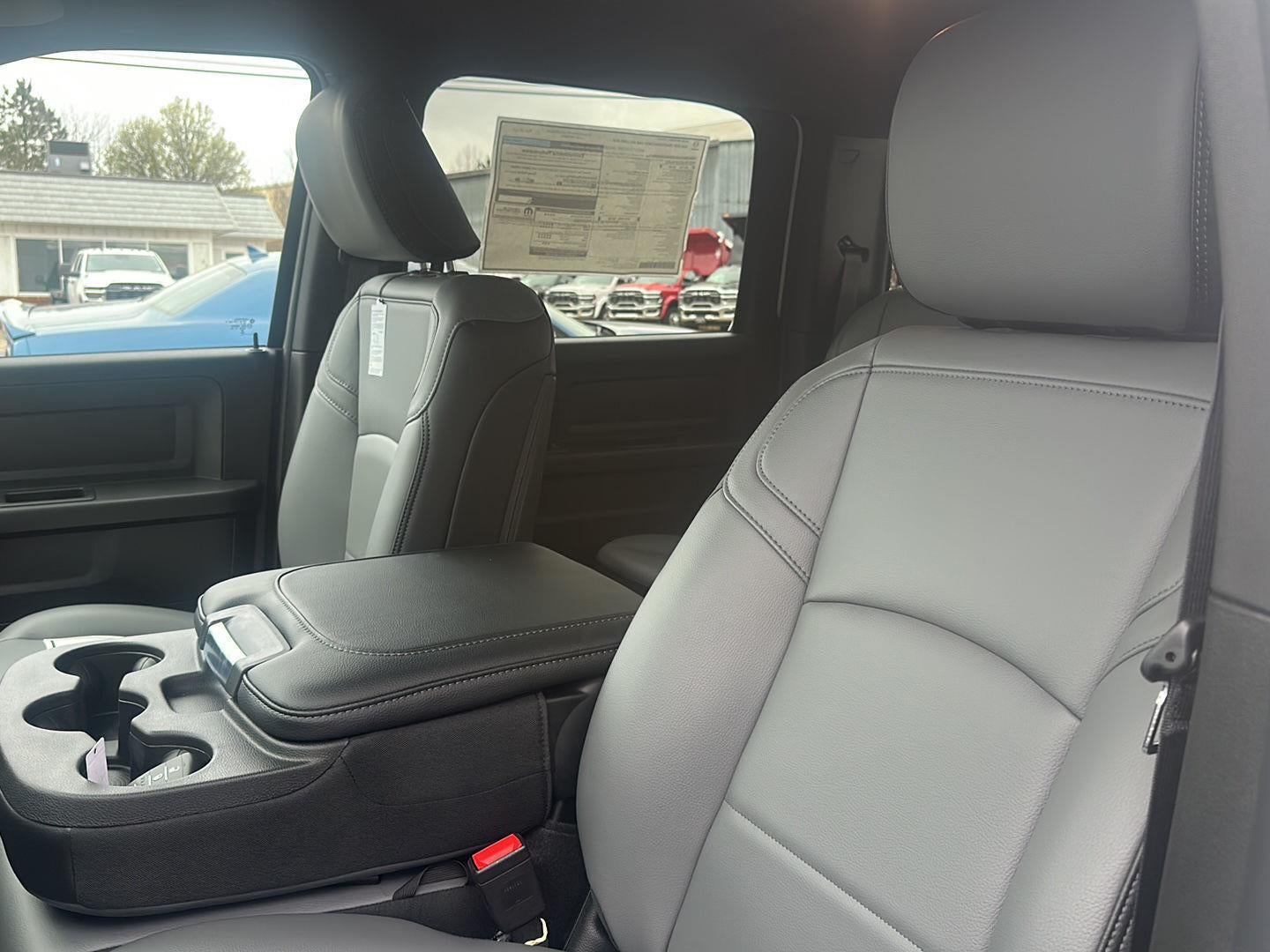 2026 RAM 2500 RAM 2500 TRADESMAN CREW CAB 4X4 8' BOX