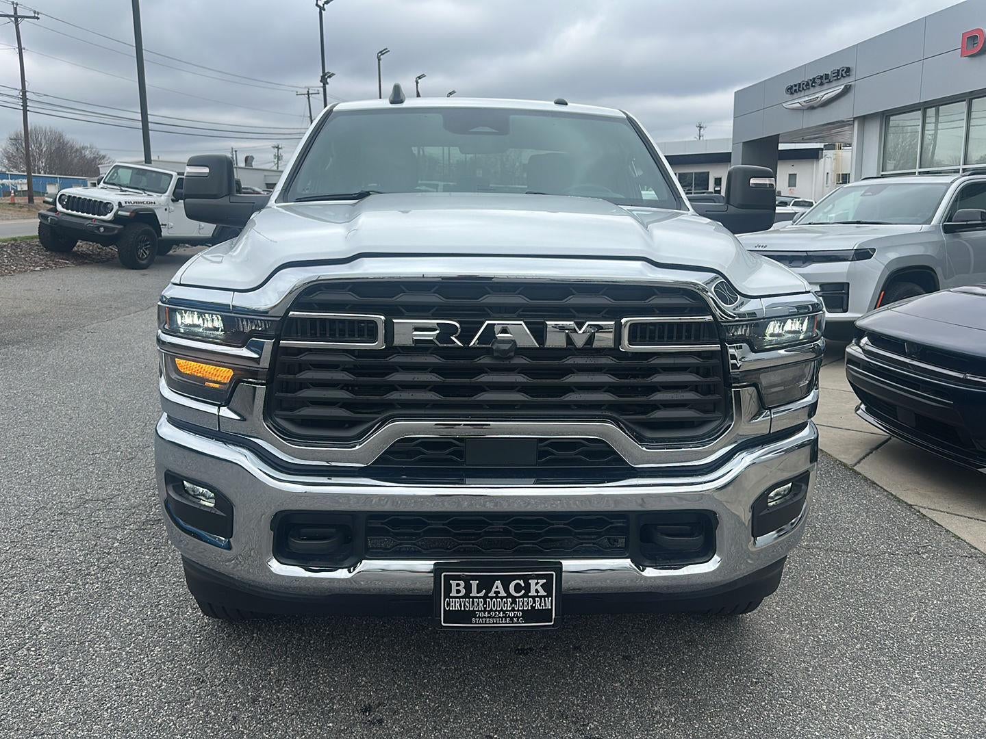 2026 RAM 2500 RAM 2500 TRADESMAN CREW CAB 4X4 8' BOX