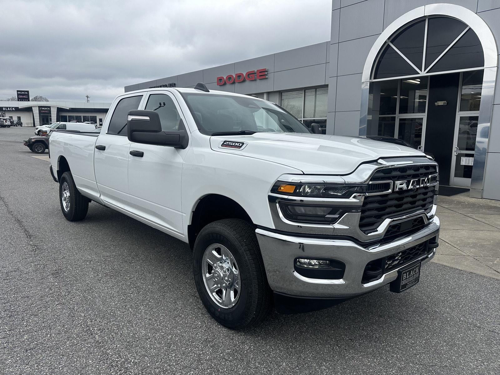 2026 RAM 2500 RAM 2500 TRADESMAN CREW CAB 4X4 8' BOX