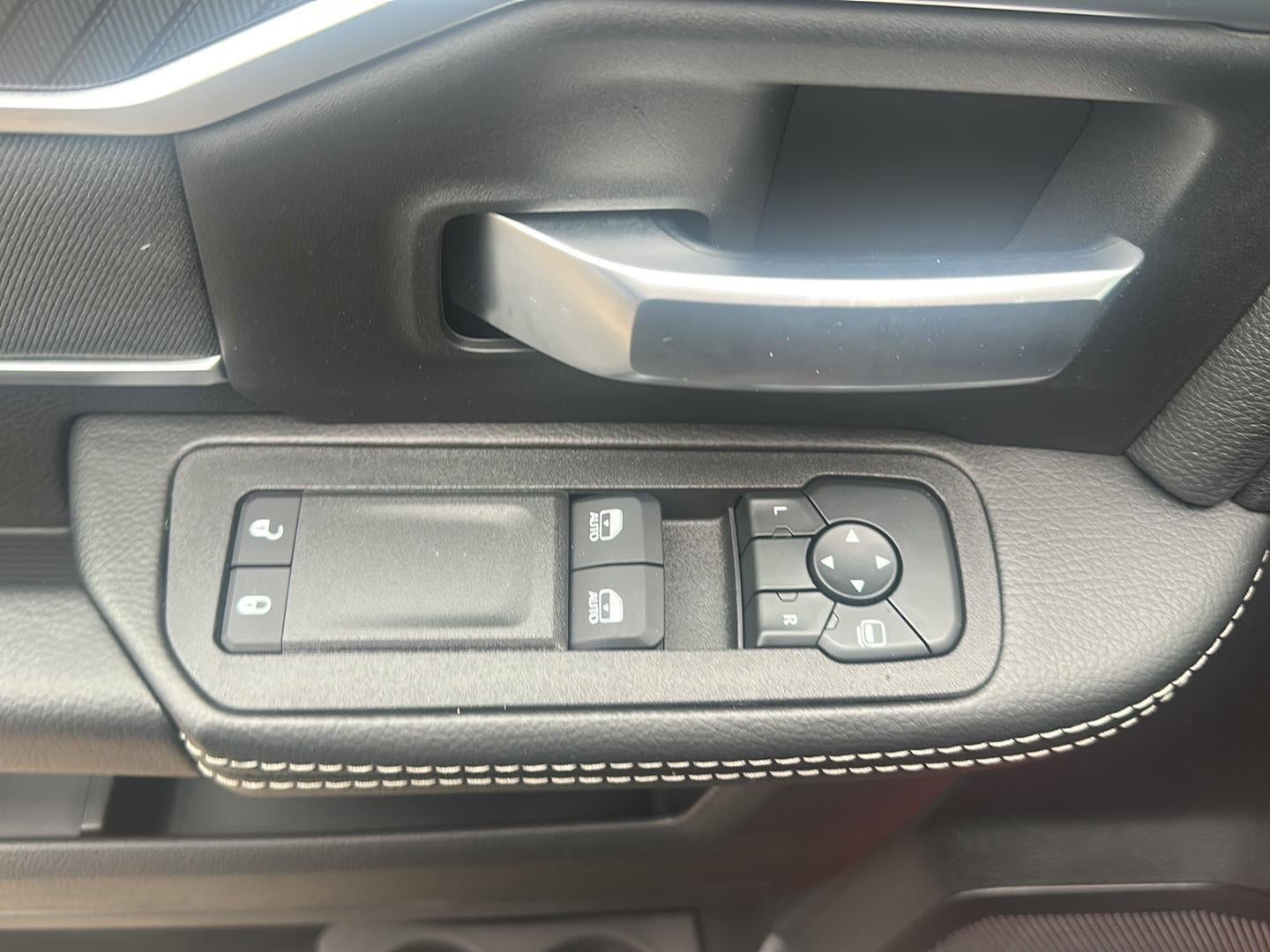 2026 RAM 5500 RAM 5500 BIG HORN CHASSIS REGULAR CAB 4X4 60' CA