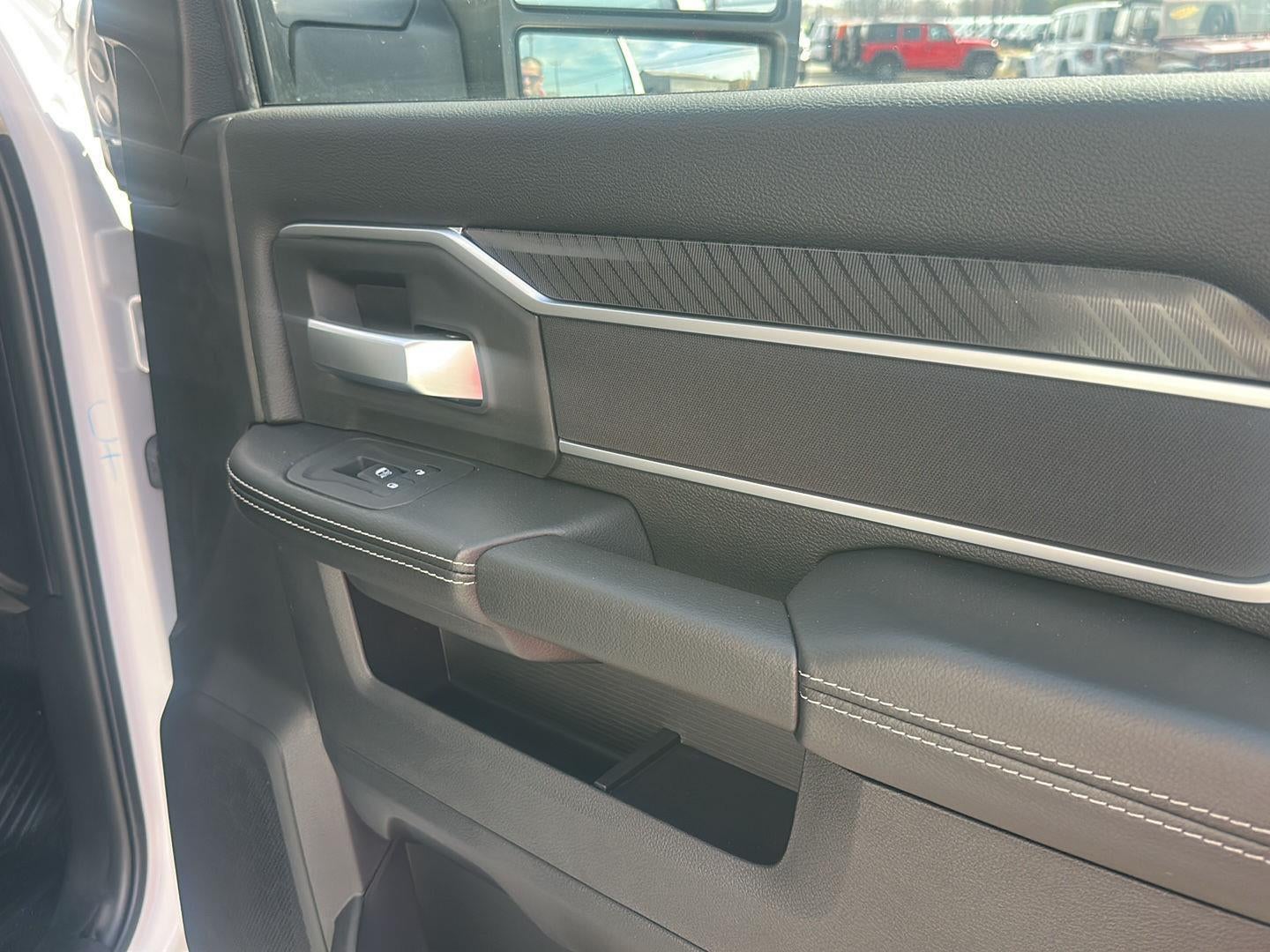 2025 RAM 5500 RAM 5500 BIG HORN CHASSIS REGULAR CAB 4X4 60' CA