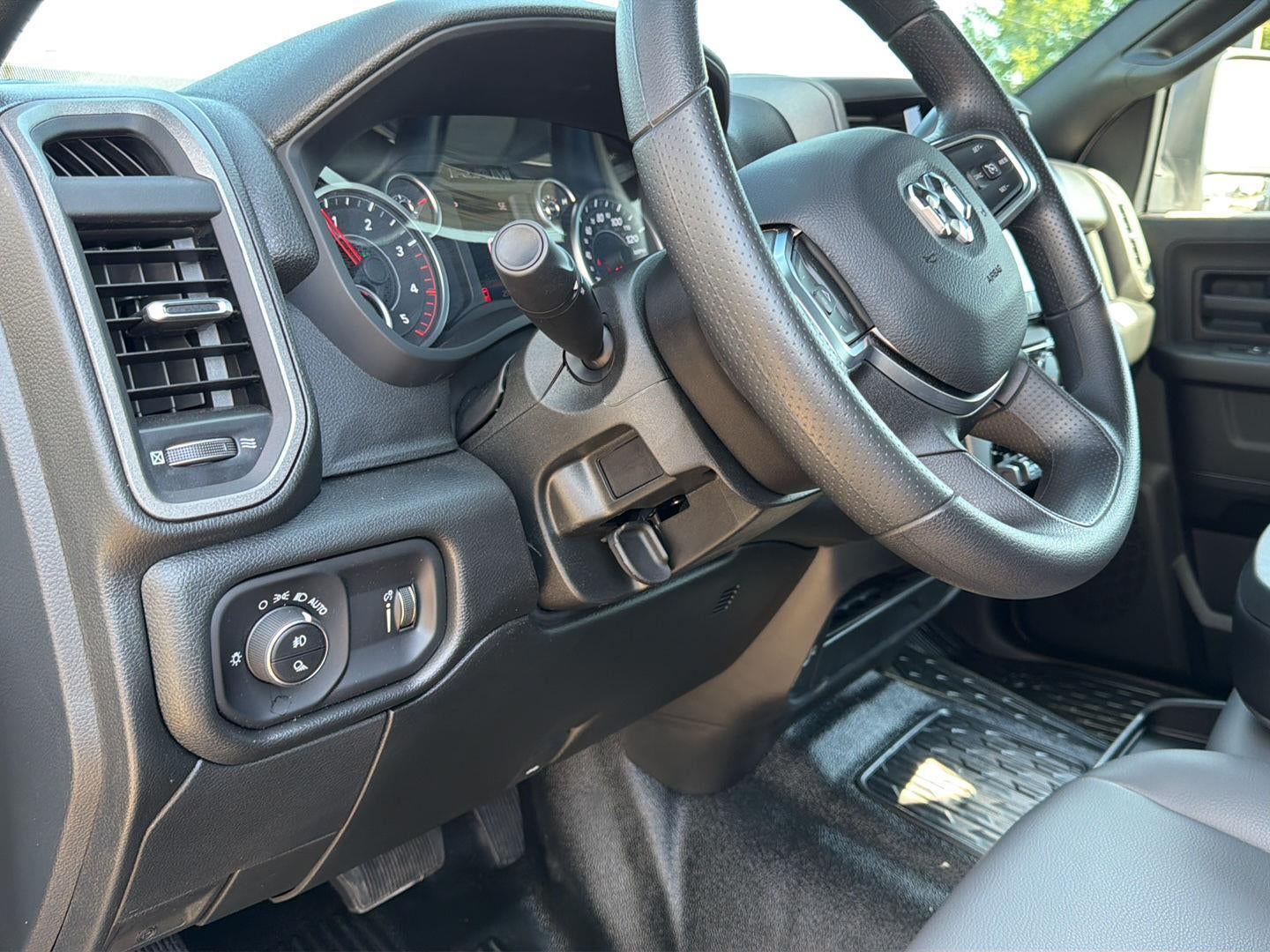 2026 RAM 5500 RAM 5500 TRADESMAN CHASSIS CREW CAB 4X4 84' CA