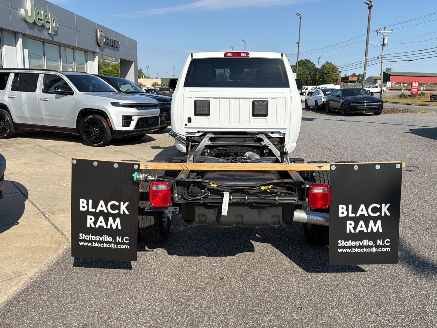 2026 RAM 5500 RAM 5500 TRADESMAN CHASSIS CREW CAB 4X4 84' CA
