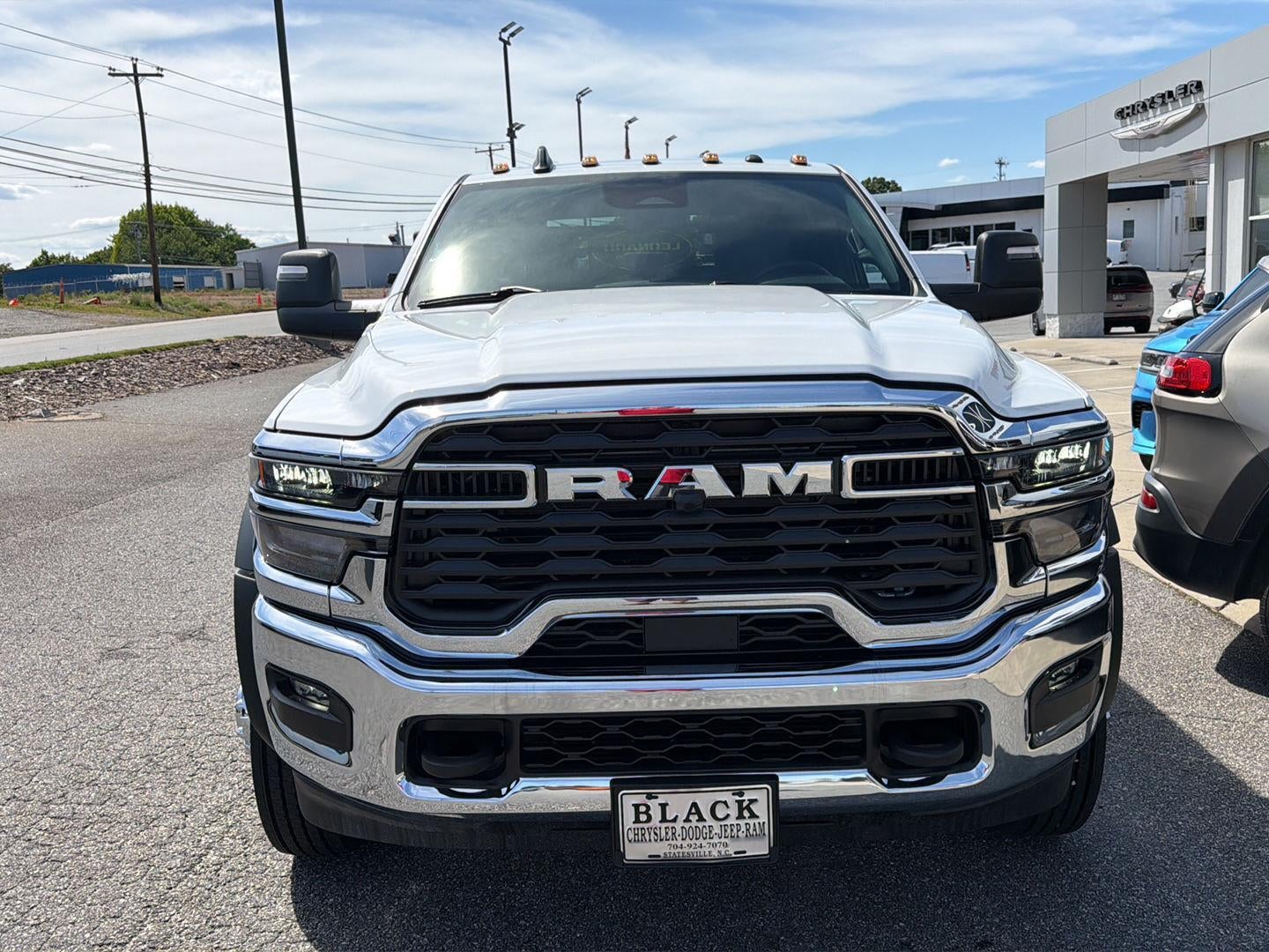 2026 RAM 5500 RAM 5500 TRADESMAN CHASSIS CREW CAB 4X4 84' CA