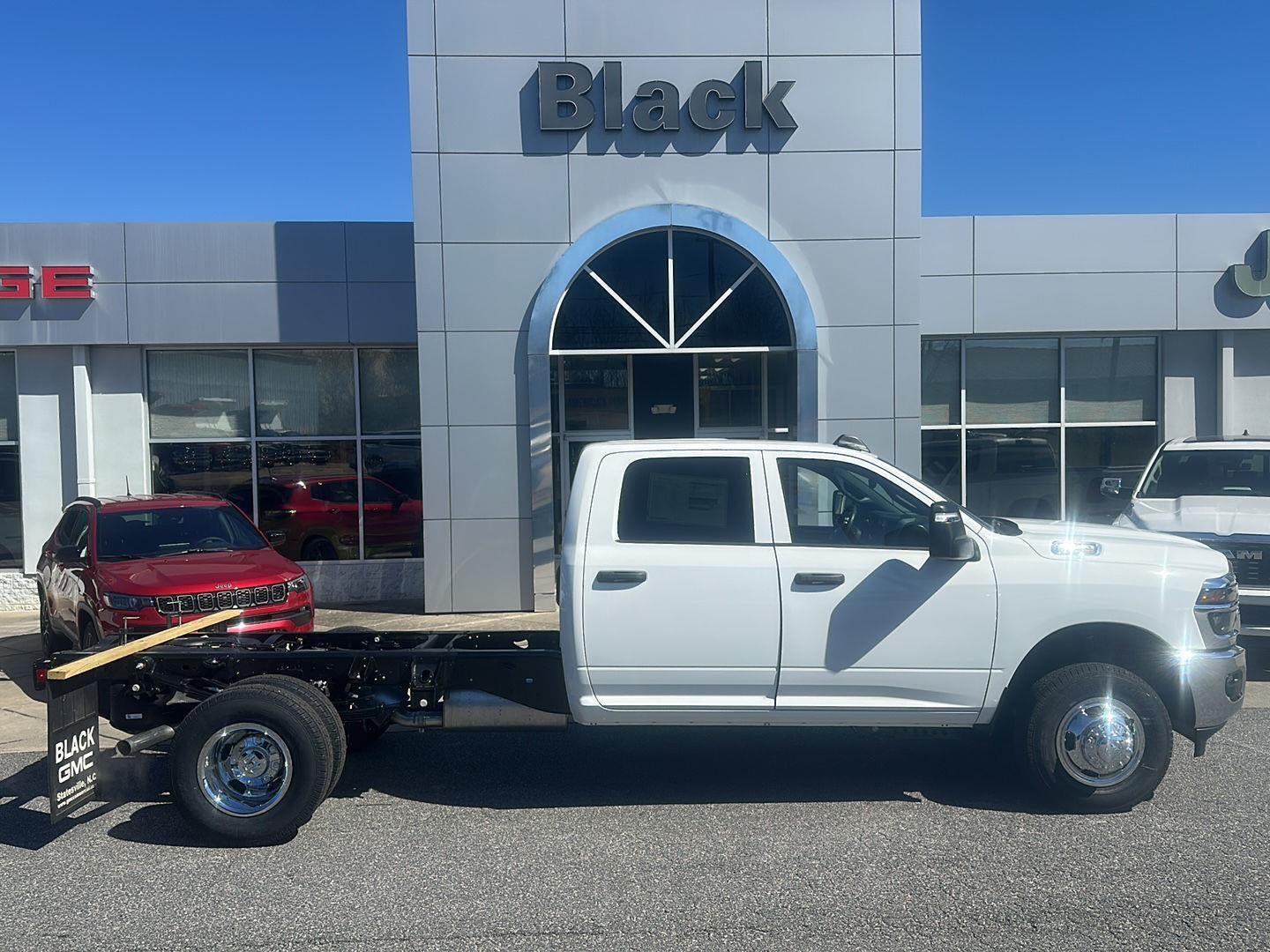 2026 RAM 3500 RAM 3500 TRADESMAN CREW CAB CHASSIS 4X4 60' CA