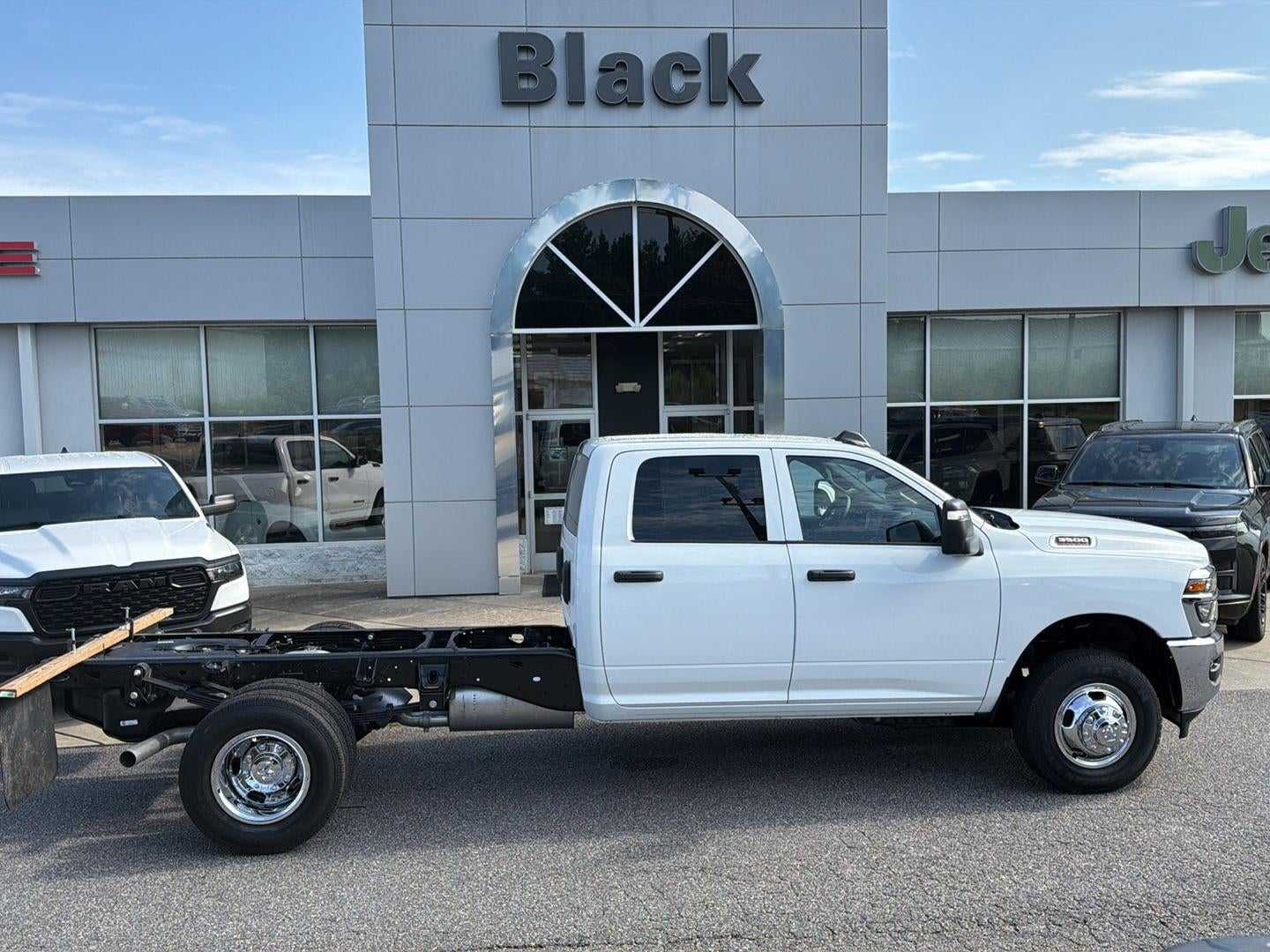 2026 RAM 3500 RAM 3500 TRADESMAN CREW CAB CHASSIS 4X4 60' CA