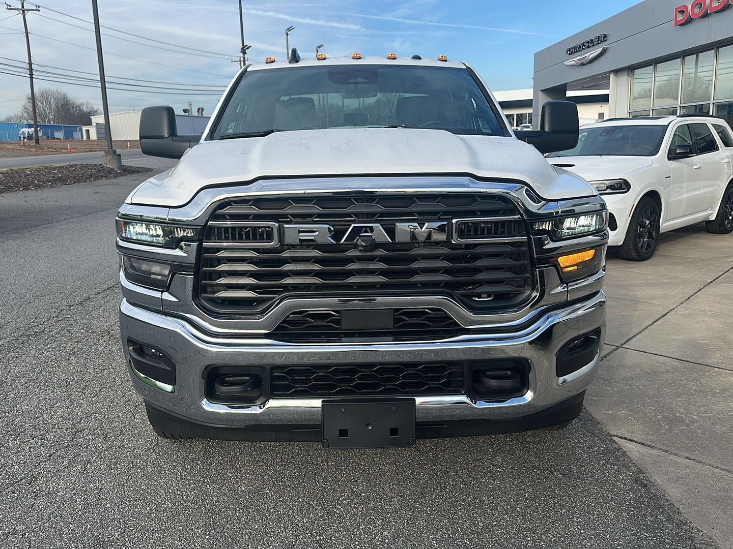 2026 RAM 3500 RAM 3500 TRADESMAN CREW CAB CHASSIS 4X4 60' CA