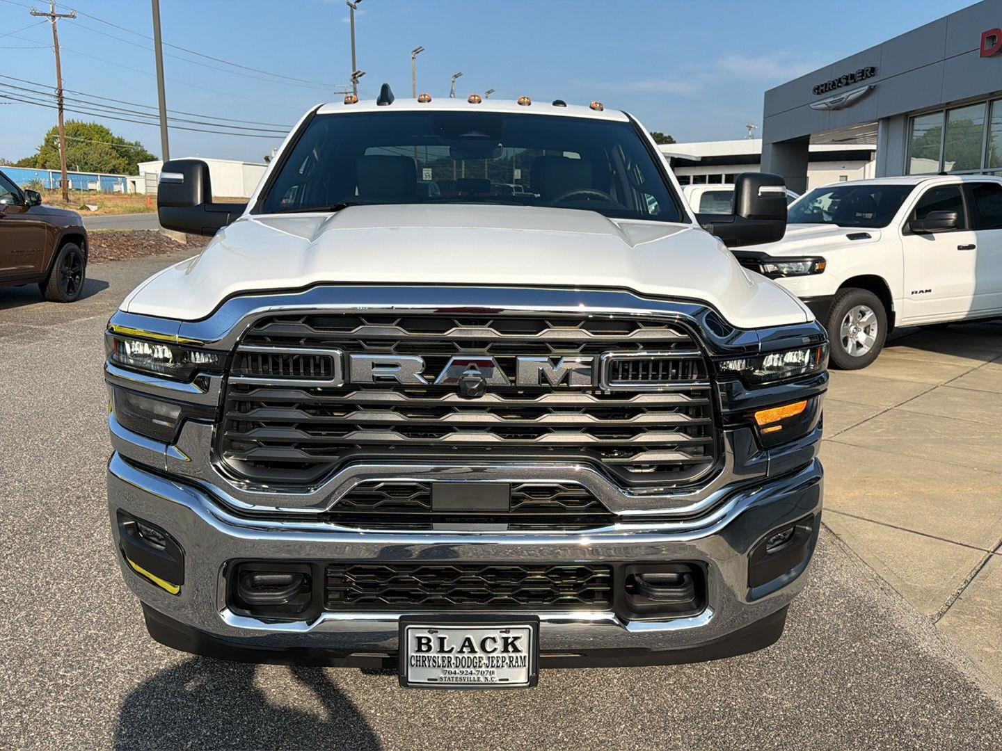 2027 RAM 3500 RAM 3500 TRADESMAN CREW CAB CHASSIS 4X4 60' CA