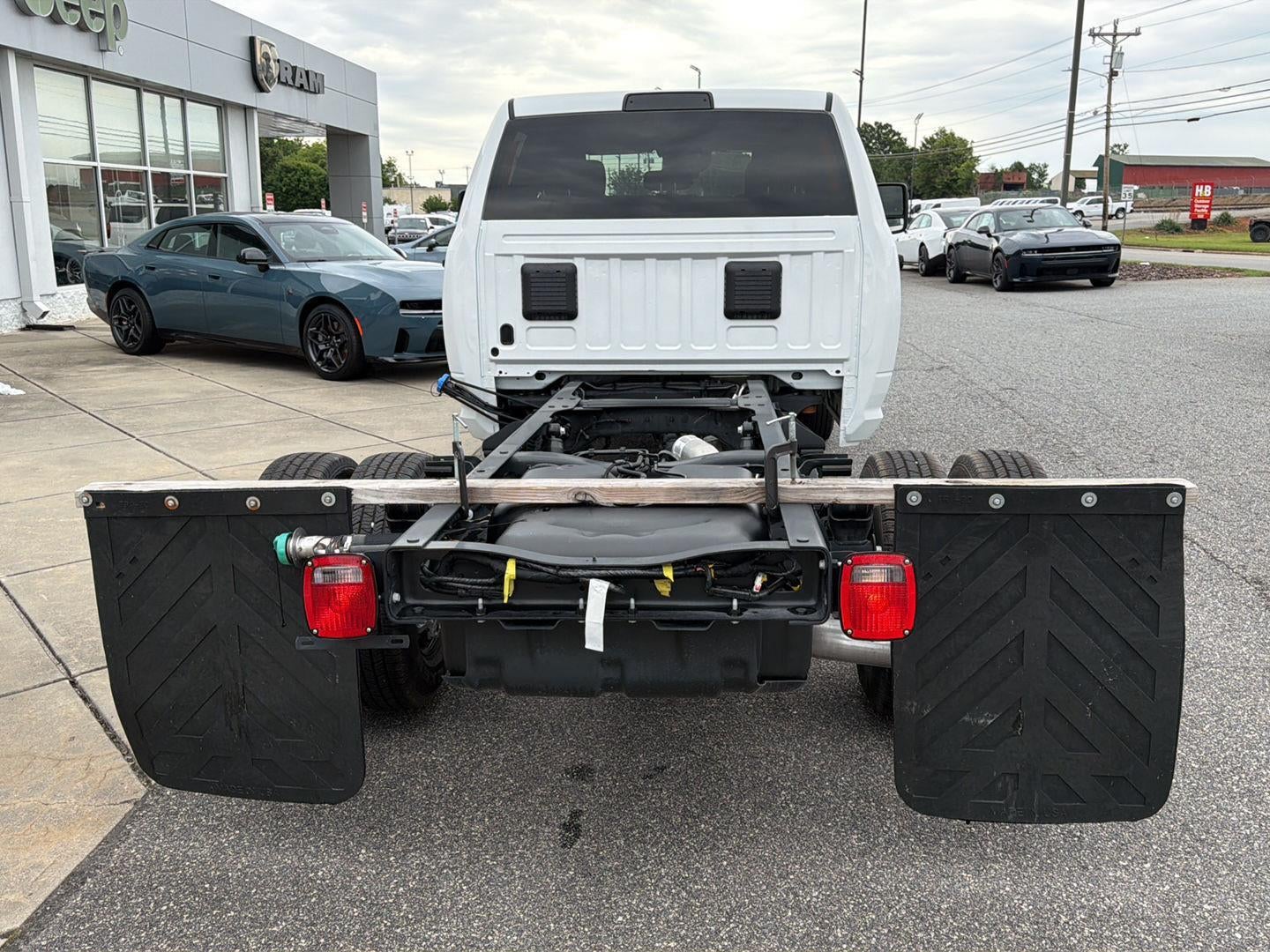 2026 DODGE TRUCK 3500 RAM 3500 TRADESMAN CREW CAB CHASSIS 4X4 60' CA