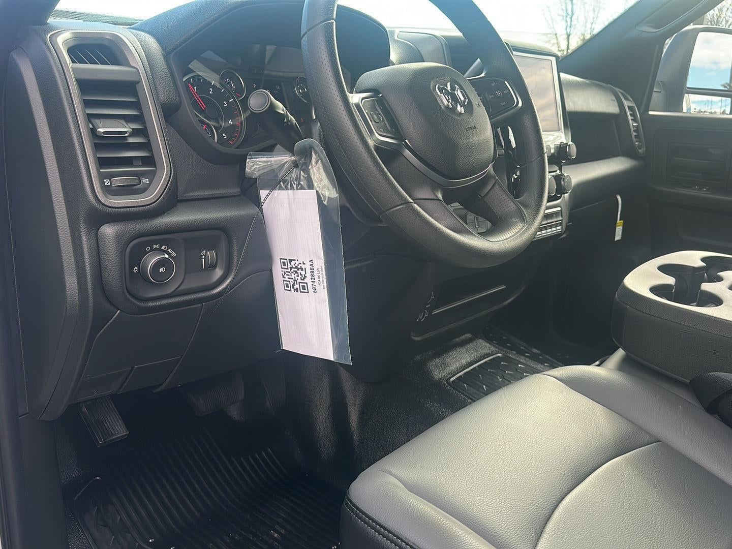 2026 RAM 3500 RAM 3500 TRADESMAN CREW CAB CHASSIS 4X4 60' CA