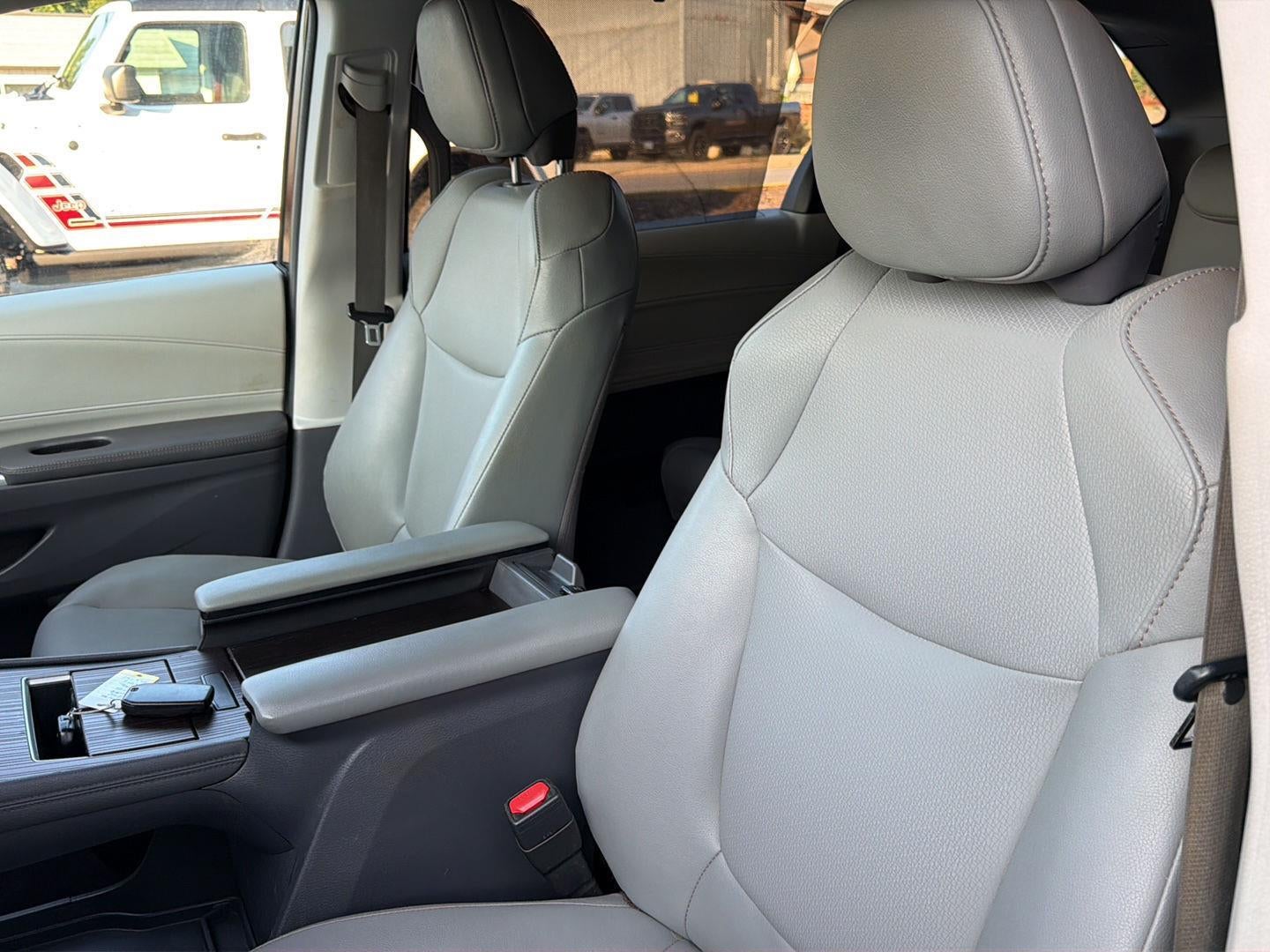 2023 Toyota Sienna XLE